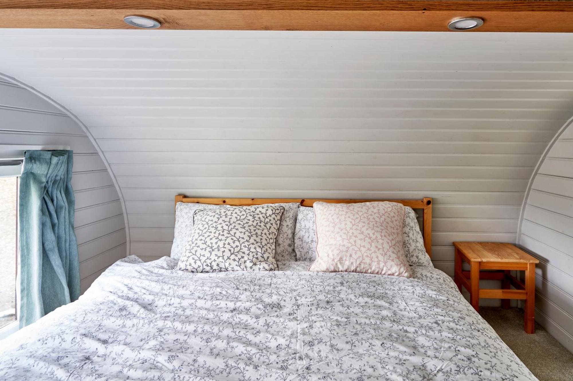 Farm stay Extraordinary Huts Ltd *