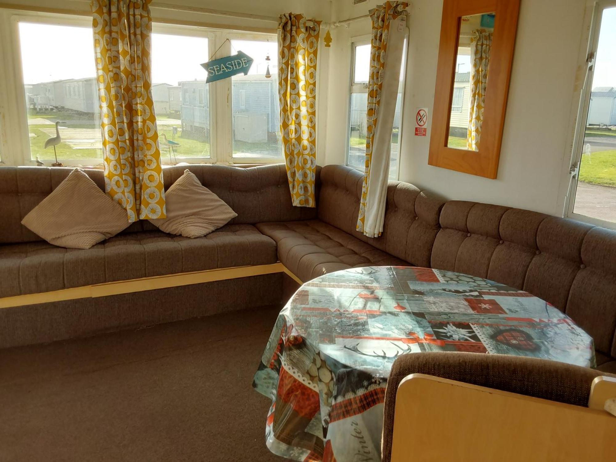 Arizona Family And Dogs Welcome Caravan 3 Bedrooms Rye