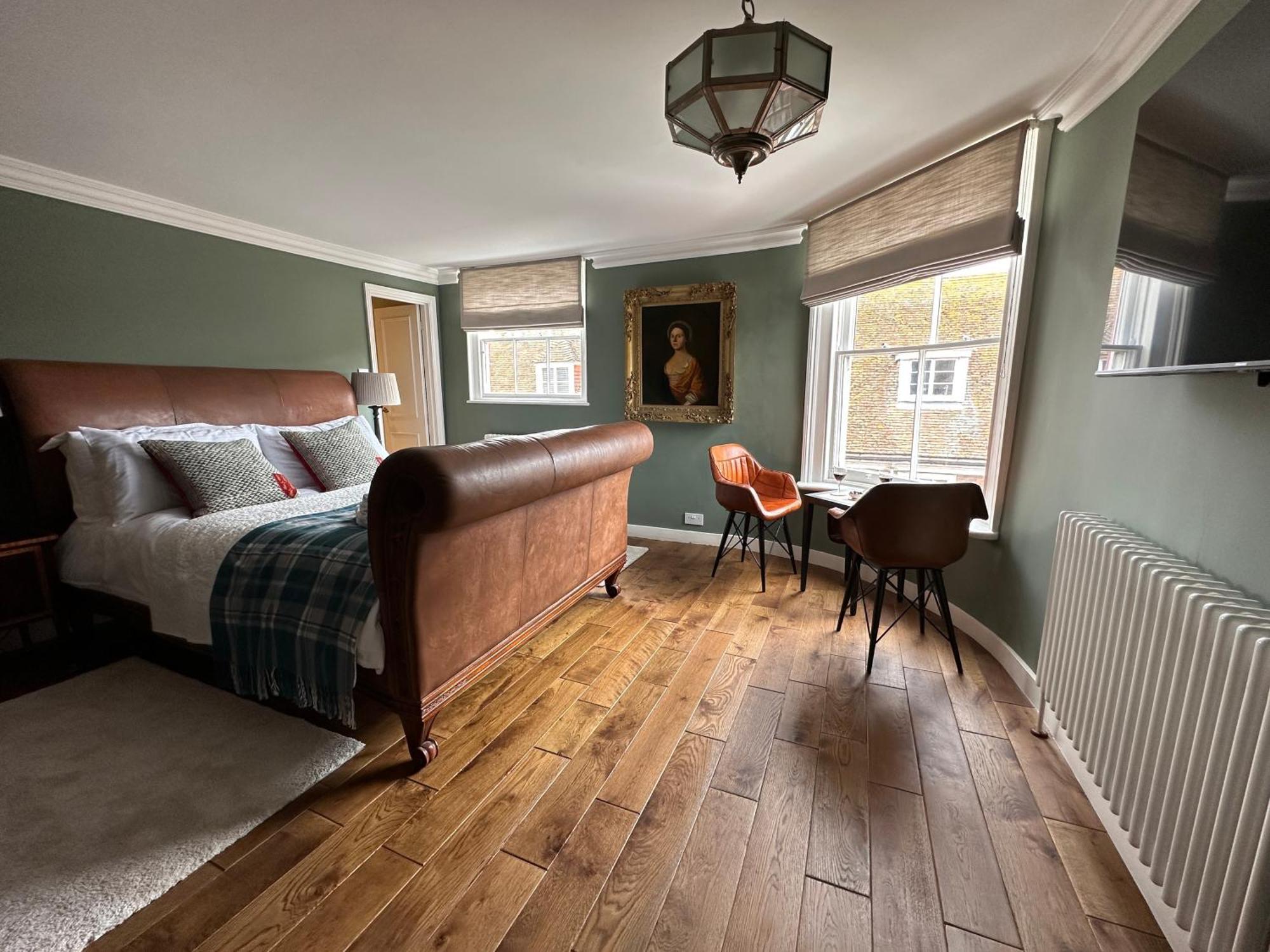 The Bronte Wing At The Apothecary Apartment