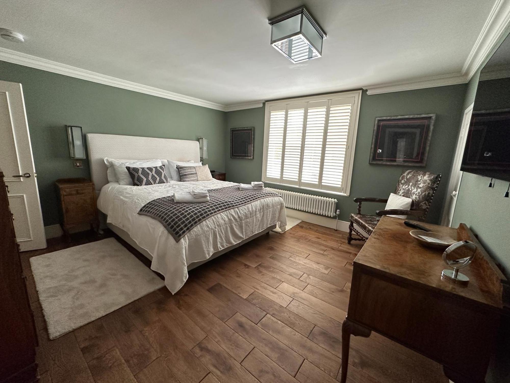 The Bronte Wing At The Apothecary Apartment