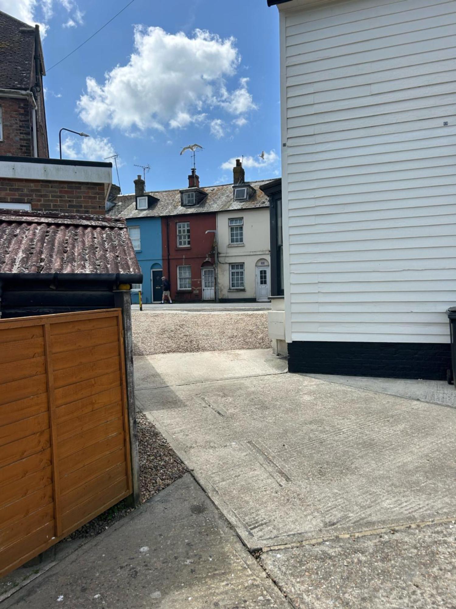 Historic Grade 2 Listed With Parking * Rye