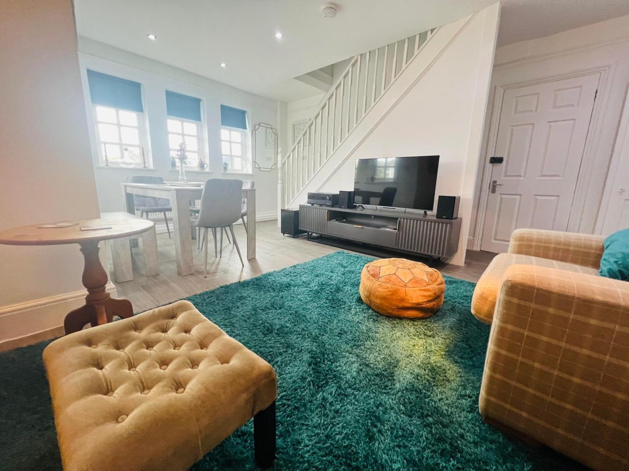 River View - Stunning Garden Flat W Free Parking Pass The Keys *