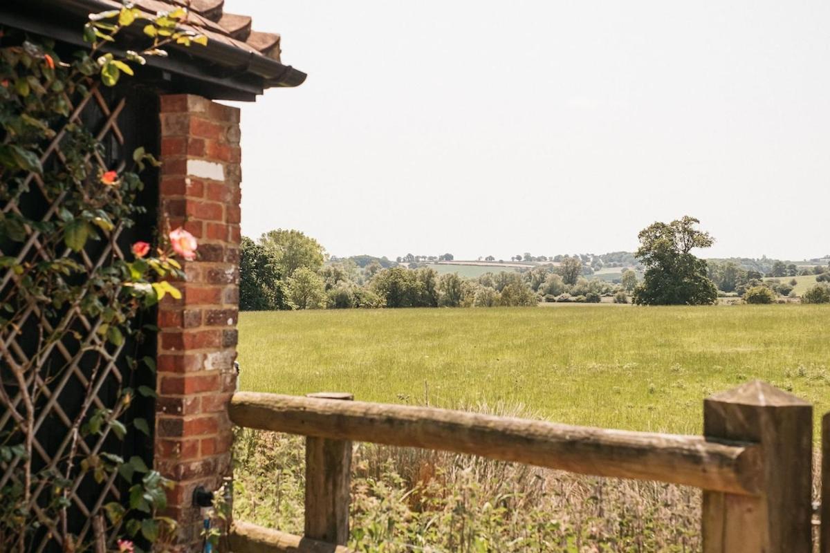 The Bullock Lodge, Foreign Rye