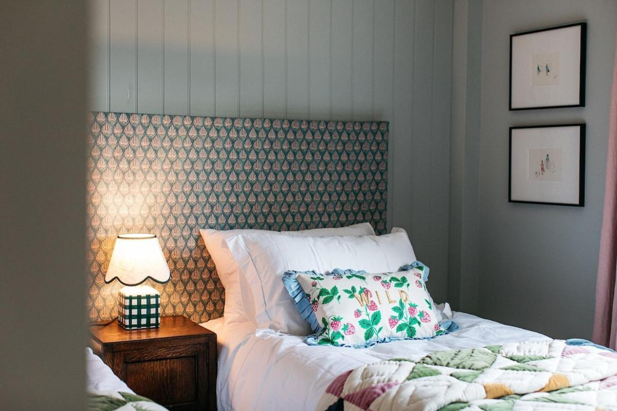 The Bullock Lodge, Foreign Rye