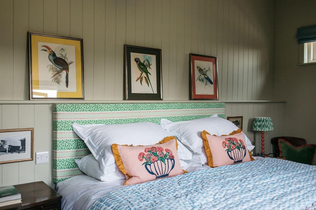 The Bullock Lodge, Foreign Rye