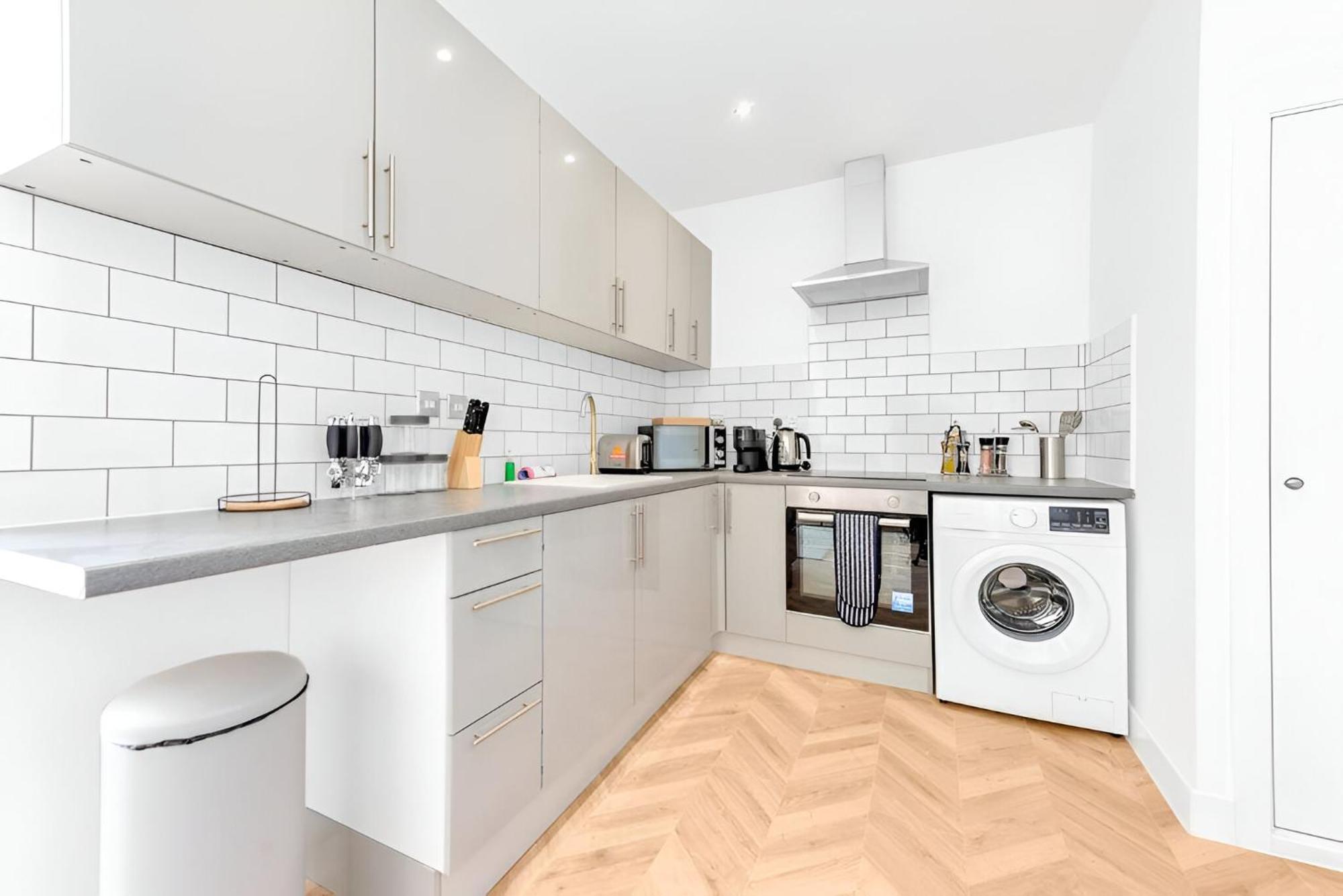 Cozy Away 1-bed Retreat With Kitchen Bliss Apartment