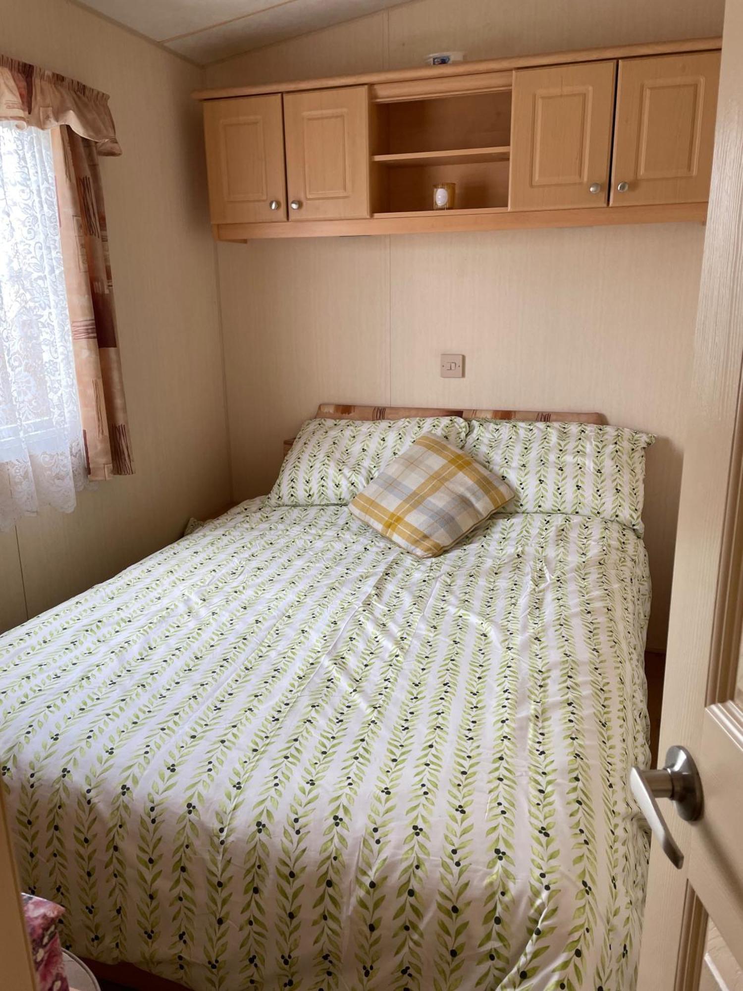 Holiday home Cozy Camber Caravan 3 Bedroom Retreat With Decking Rye