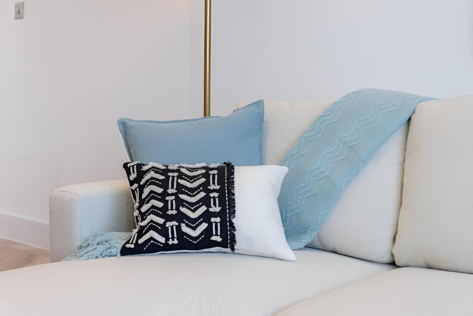 Timeless Comfort 1 Bed Gem With Deluxe Kitchen Rye