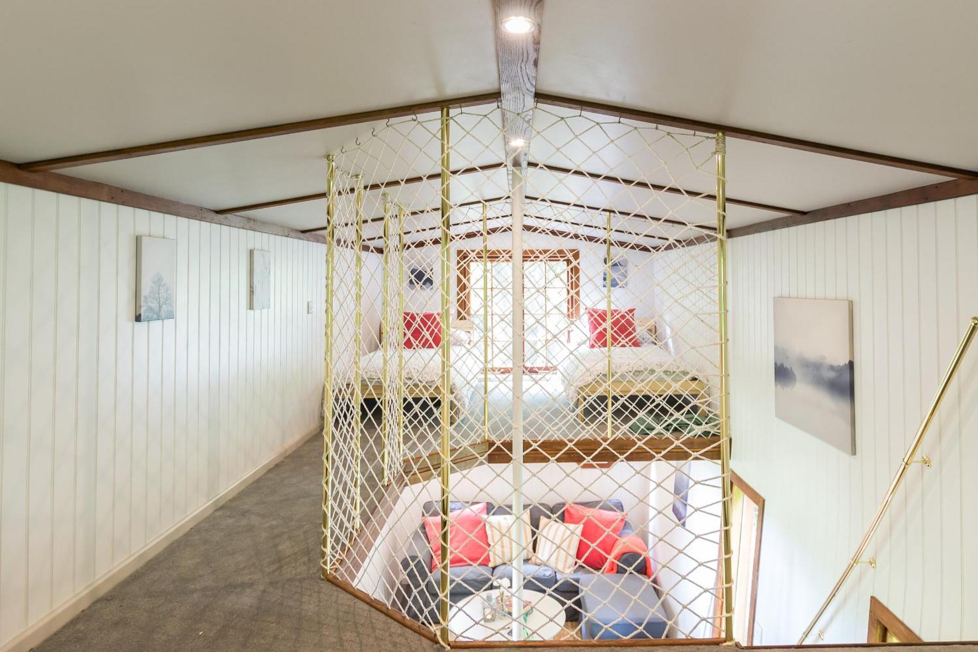 Farm stay Extraordinary Huts Ltd Rye