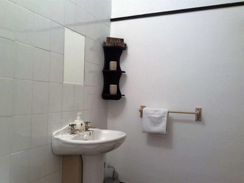 Humphries Cross Apartment *