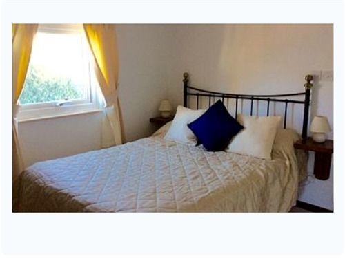 Humphries Cross Apartment *
