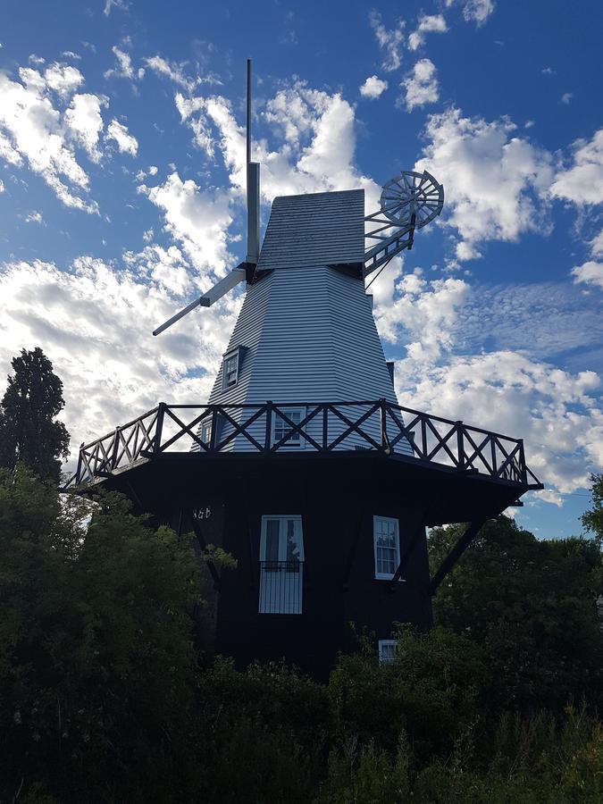 Windmill Bed & Breakfast *