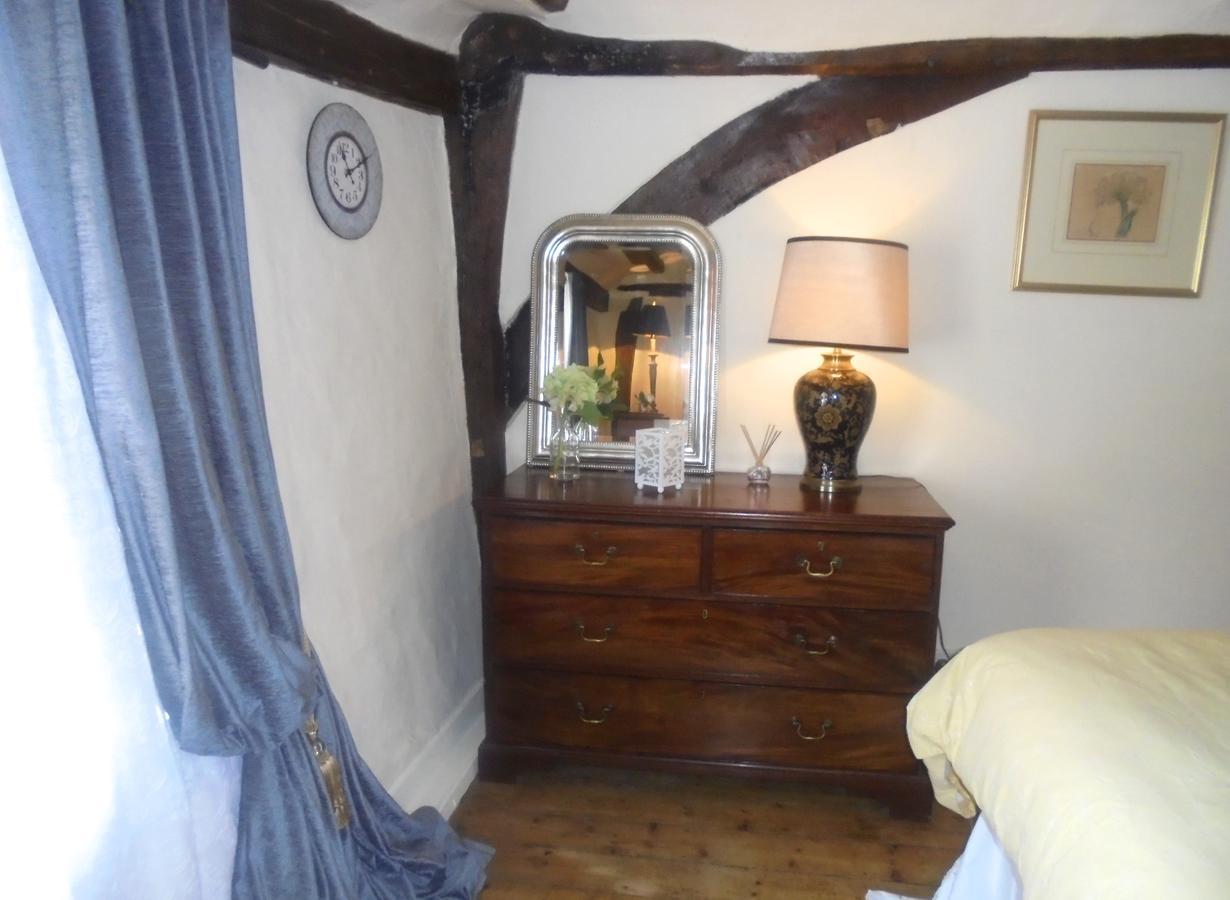 The House With Two Front Doors 3*