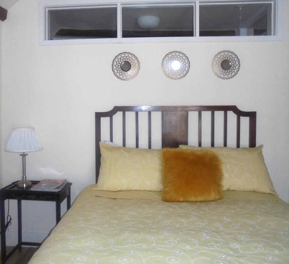 The House With Two Front Doors 3*