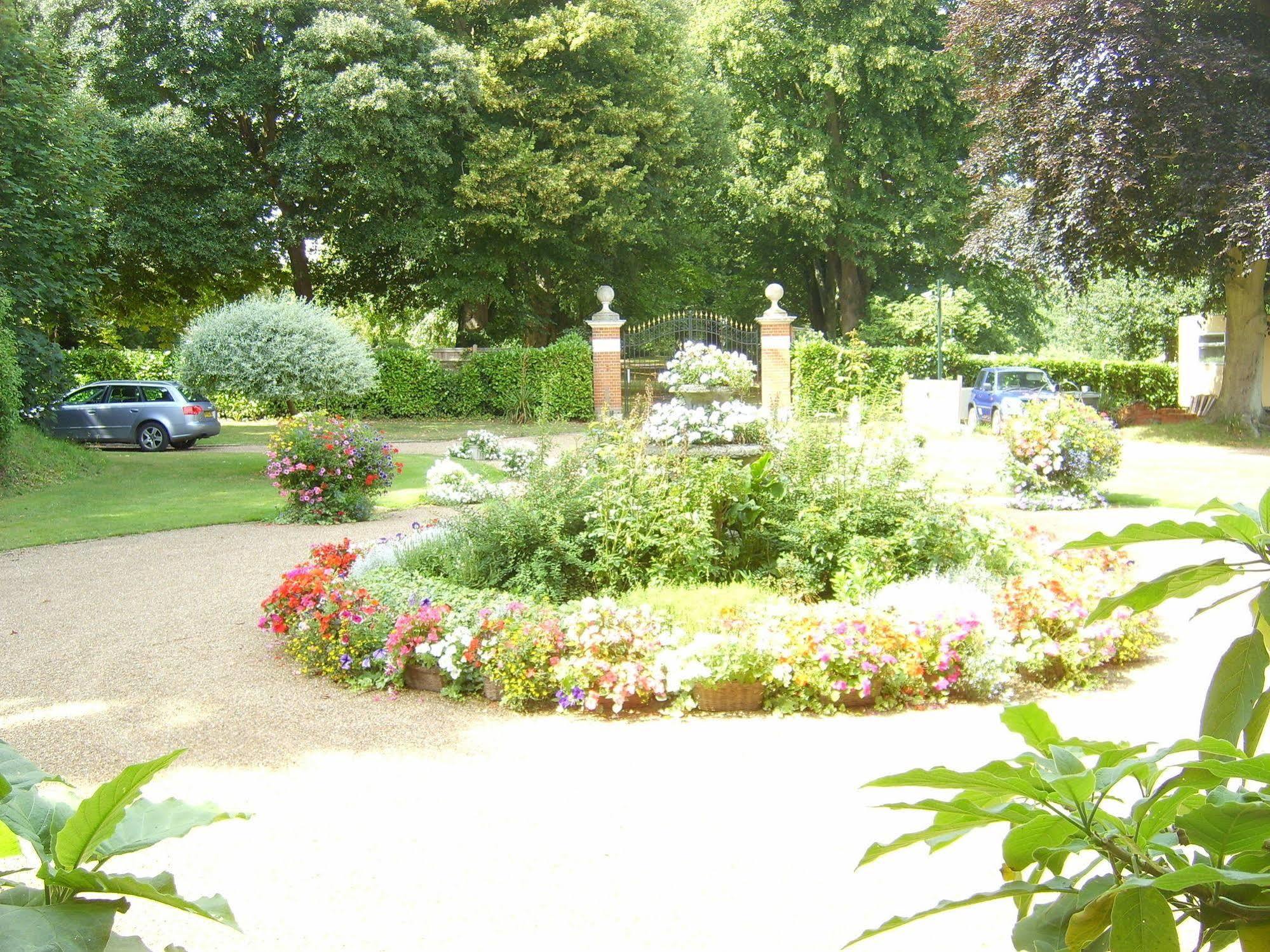 Saltcote Place