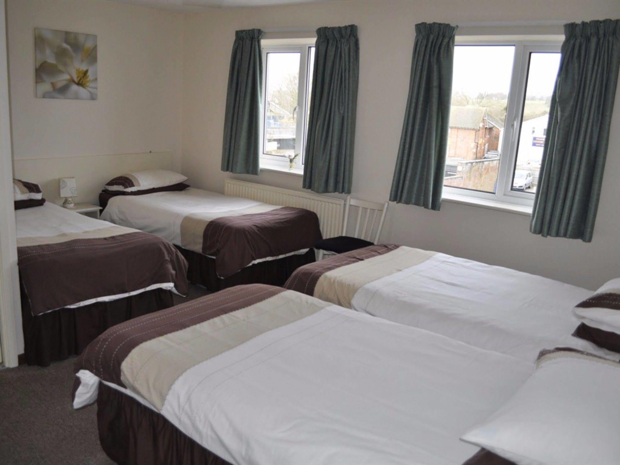 The Regent, 3*
