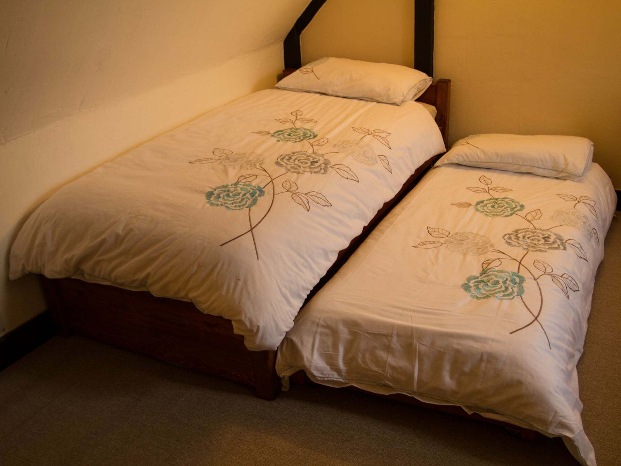 Apartment Grade Ii Listed In Citadel, Sleeps 6-8 *