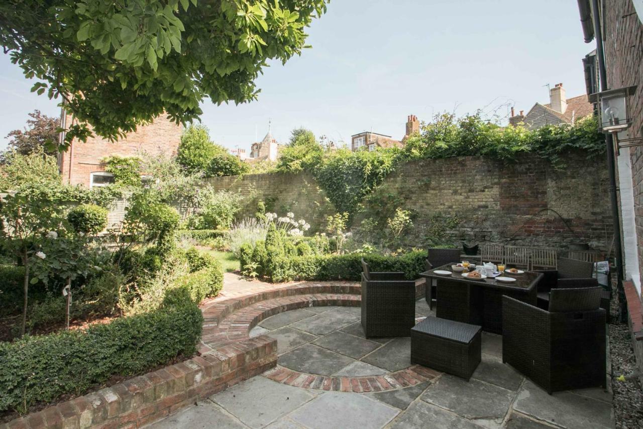 Medieval Town House - Walled Garden Sleeps 8 * Rye