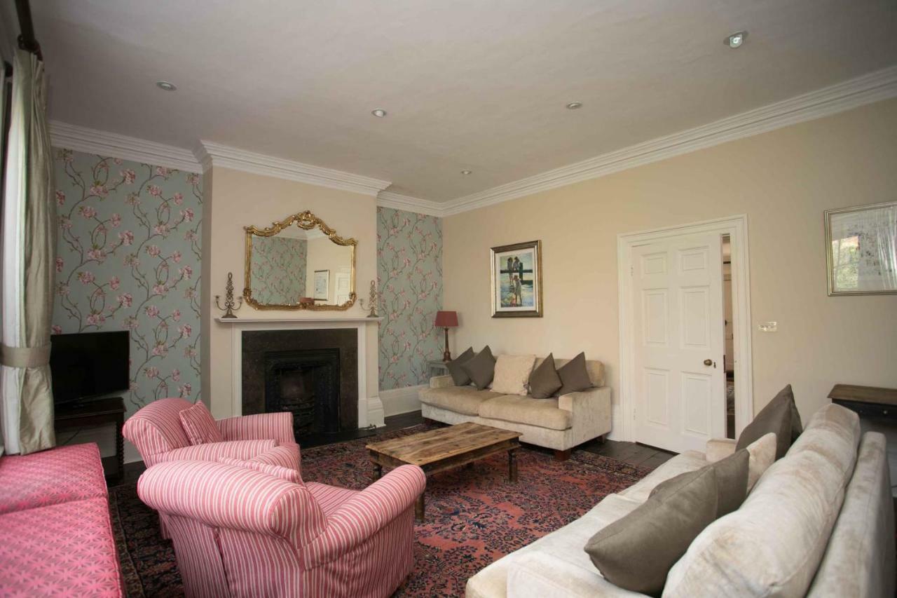 Medieval Town House - Walled Garden Sleeps 8 Holiday home *
