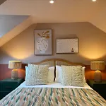 Spring Crescent Cottage In Rye