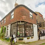 Merrythought Cottage - Entire 2 Bed, 2 Bath Cottage In The Heart Of Rye Citadel