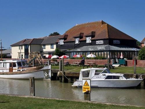 Hotel The River Haven 3*