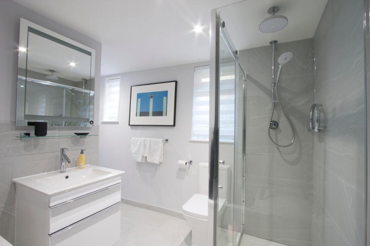 Merrythought - Entire 2 Bed, 2 Bath In The Heart Of Citadel Apartment *