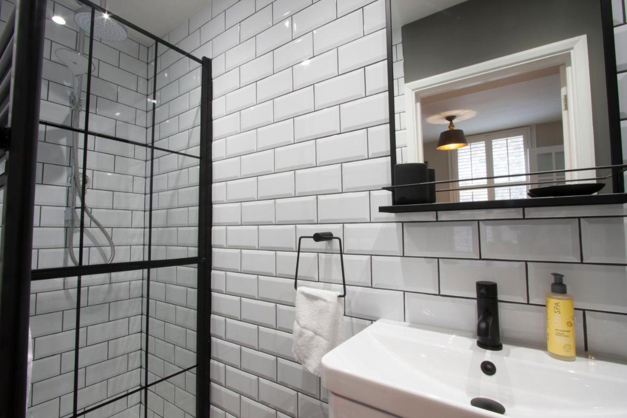 Merrythought - Entire 2 Bed, 2 Bath In The Heart Of Citadel Apartment *