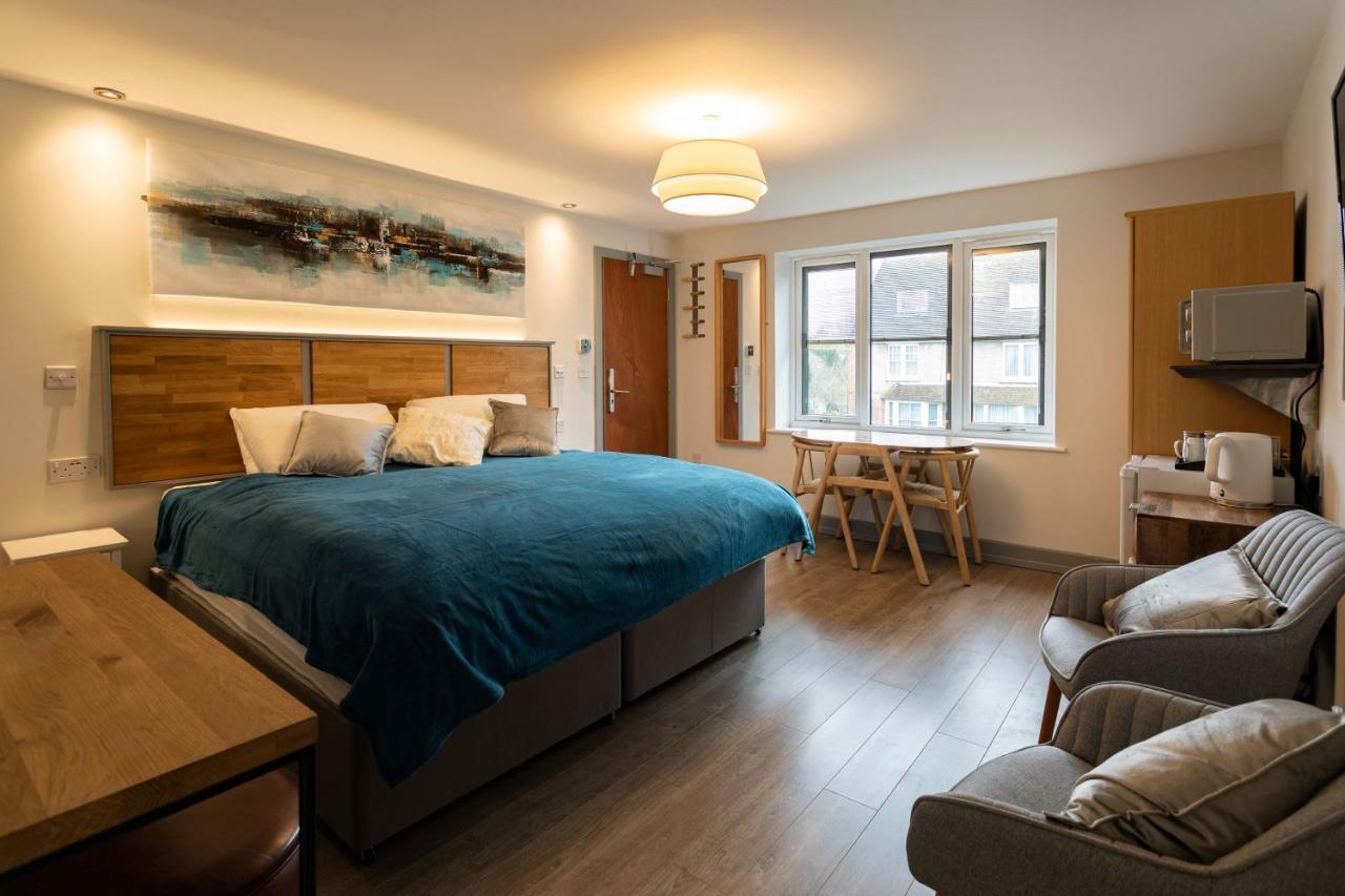 Magnolia House, Guest house *