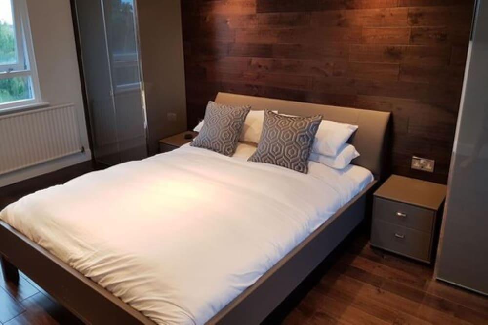 The Lookout 3*