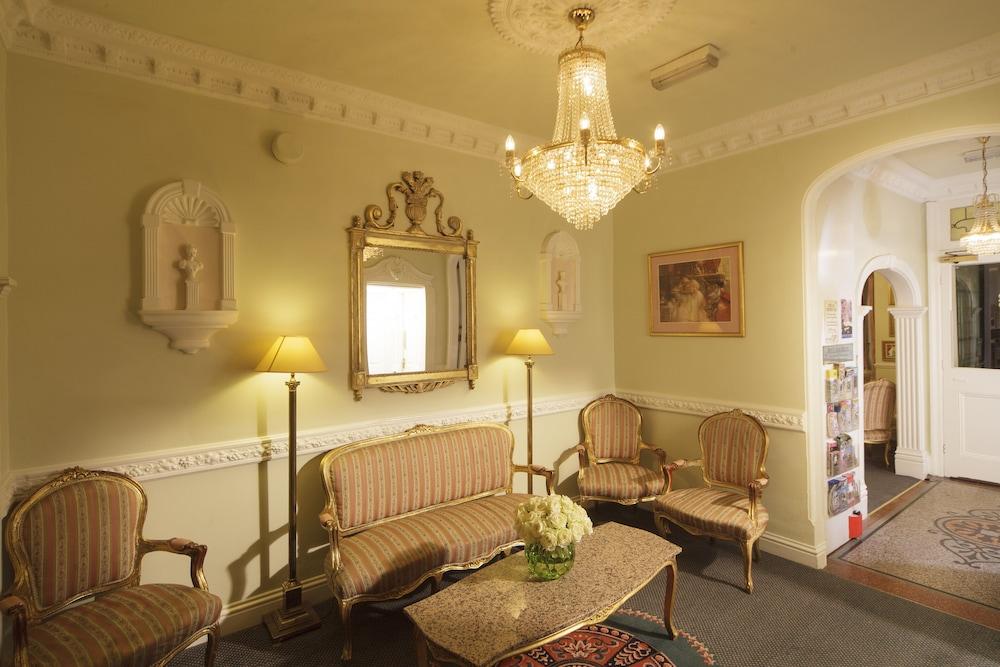 Hotel The Lookout 3*