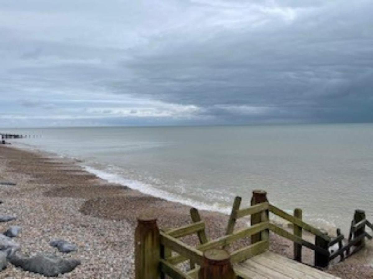 Chalet Beachside Bliss Cosy Jurys Gap