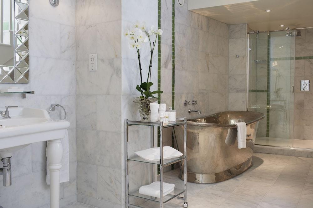 The George In Hotel 4*