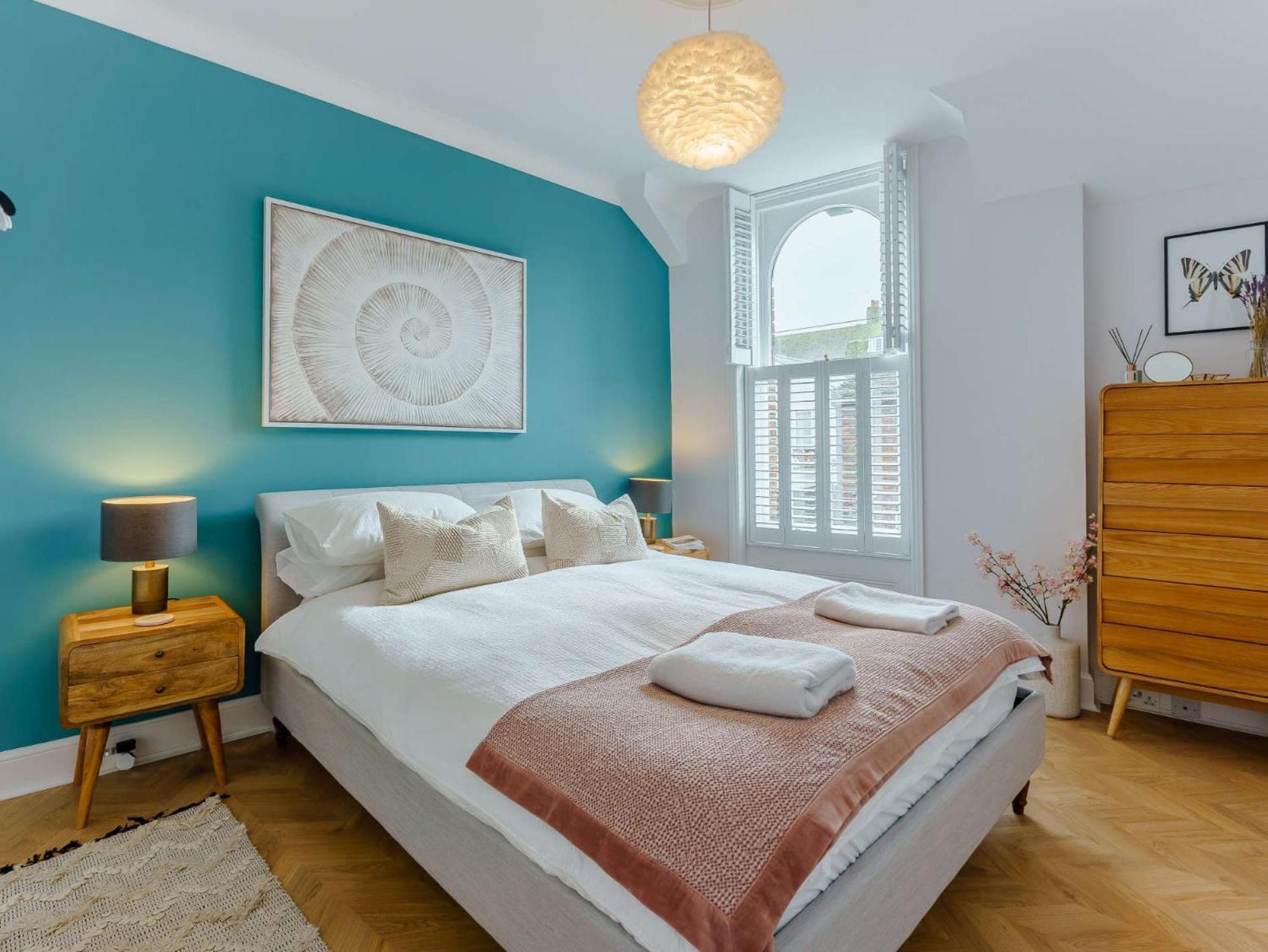 2 Bed In 87139