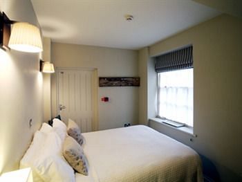 Old Borough Arms 4*