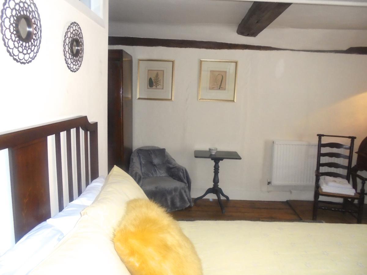 Bed & Breakfast The House With Two Front Doors