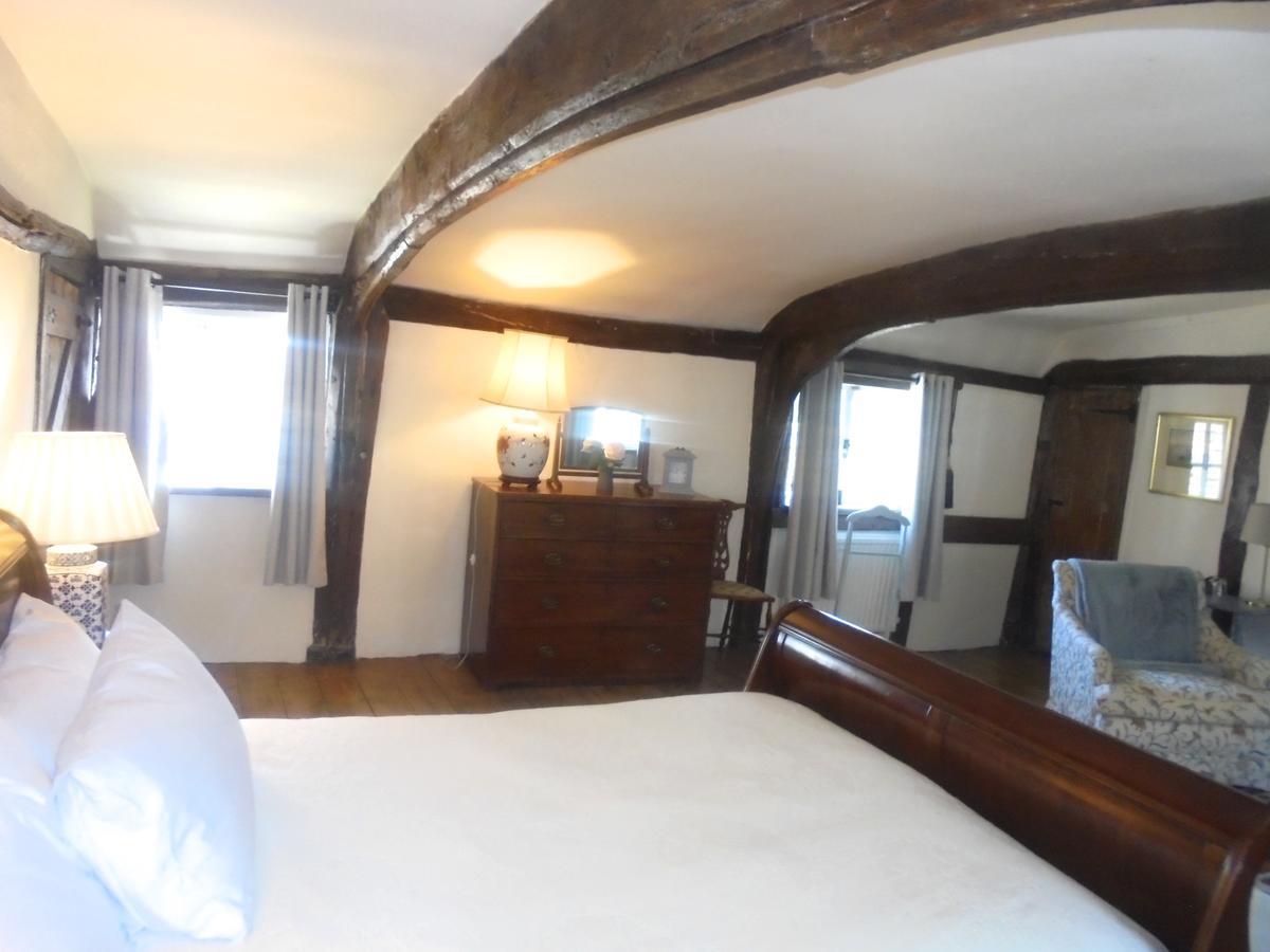 The House With Two Front Doors 3*